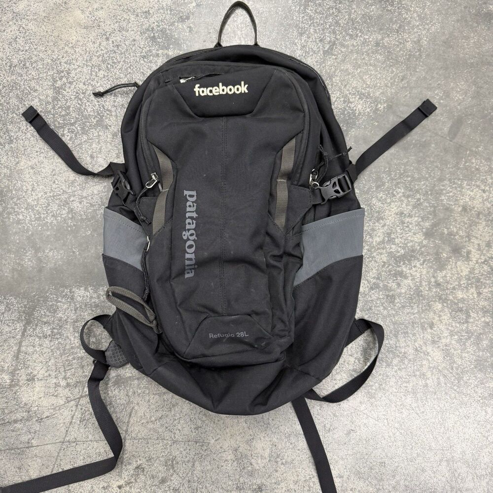 Patagonia Refugio 28L Backpack Black Day Hiking Laptop Bag Bookbag Outdoor *LOGO